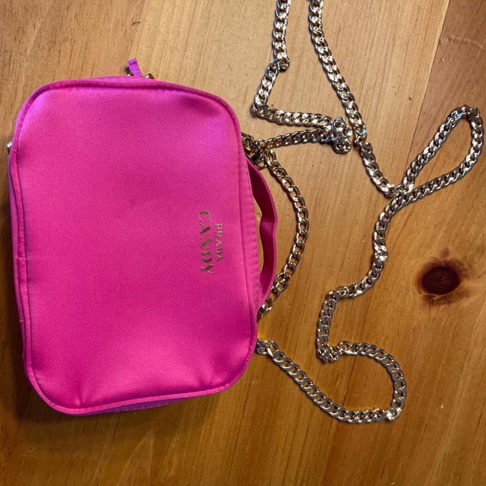 Authentic Prada Travel Hanbag - Picture 5 of 11